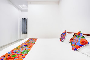 Egyptian cotton sheets, premium bedding, in-room safe, free WiFi - Fabhotel Blueberry Residency (Pune)