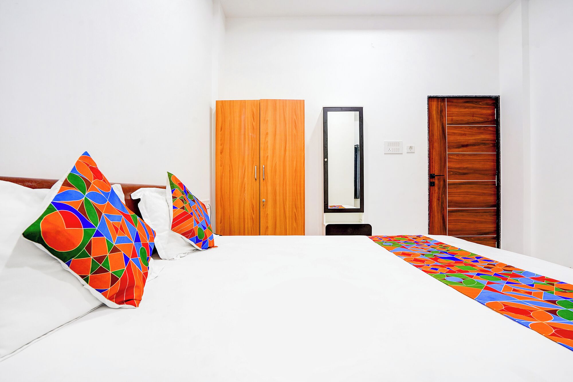 Egyptian cotton sheets, premium bedding, in-room safe, free WiFi