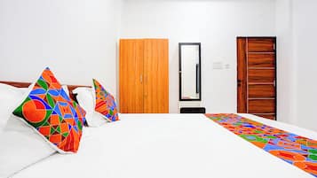 Egyptian cotton sheets, premium bedding, in-room safe, free WiFi