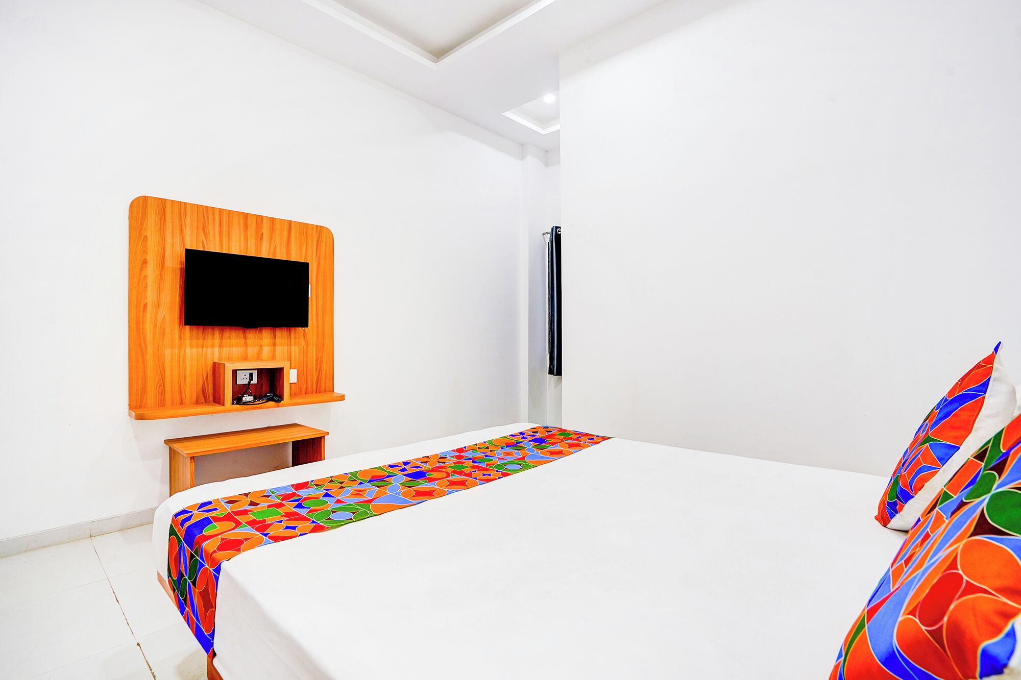Egyptian cotton sheets, premium bedding, in-room safe, free WiFi