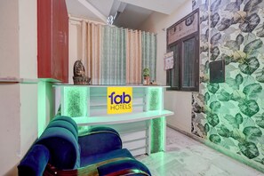 Reception - Fabhotel Tree View Residency (Lucknow)