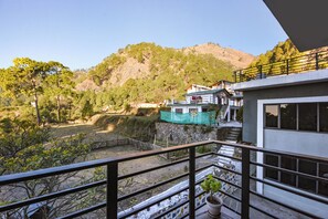 Balcony - Fabhotel Kanwal Resort And Farms (Nainital)