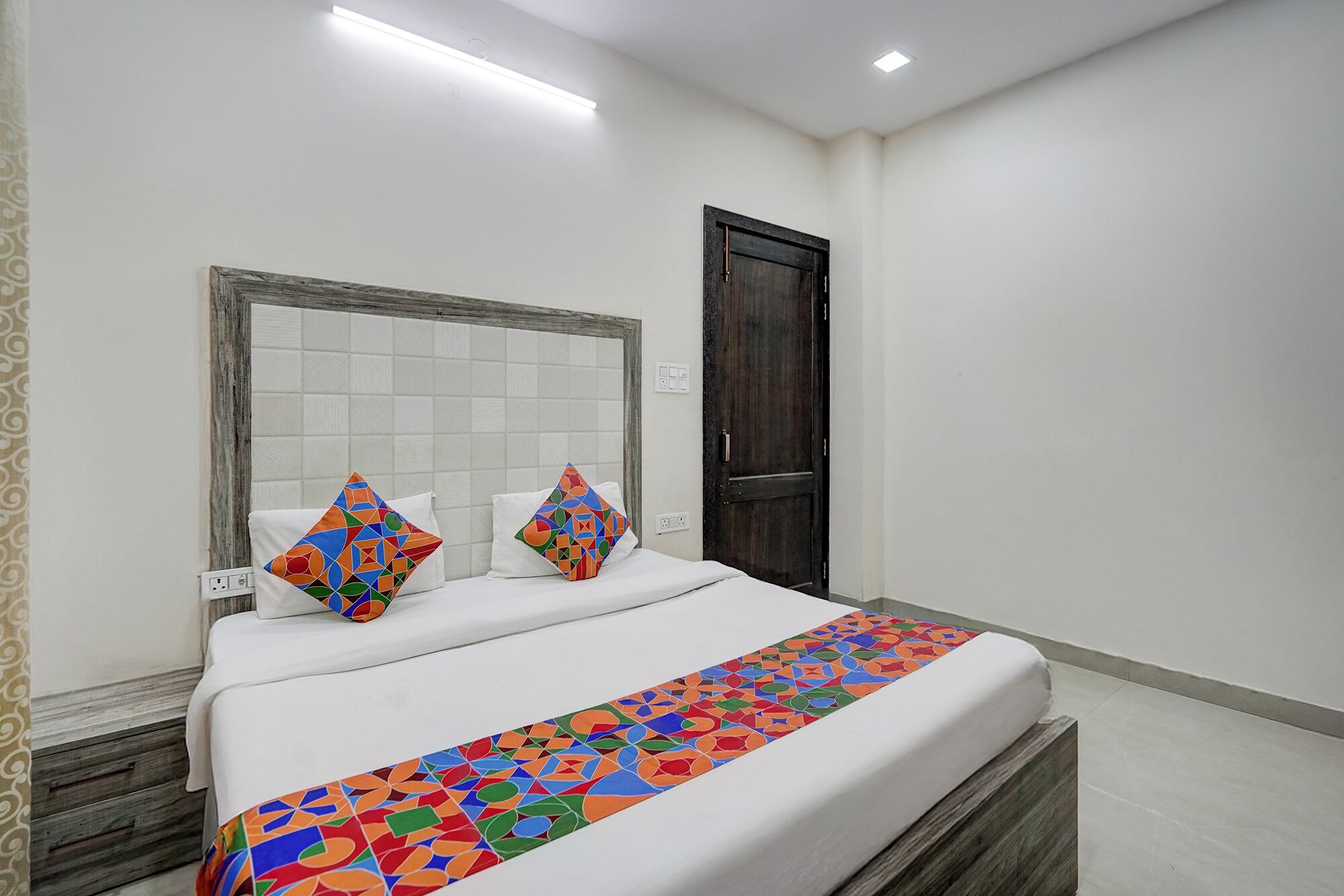 Premium Room | Egyptian cotton sheets, premium bedding, in-room safe, desk