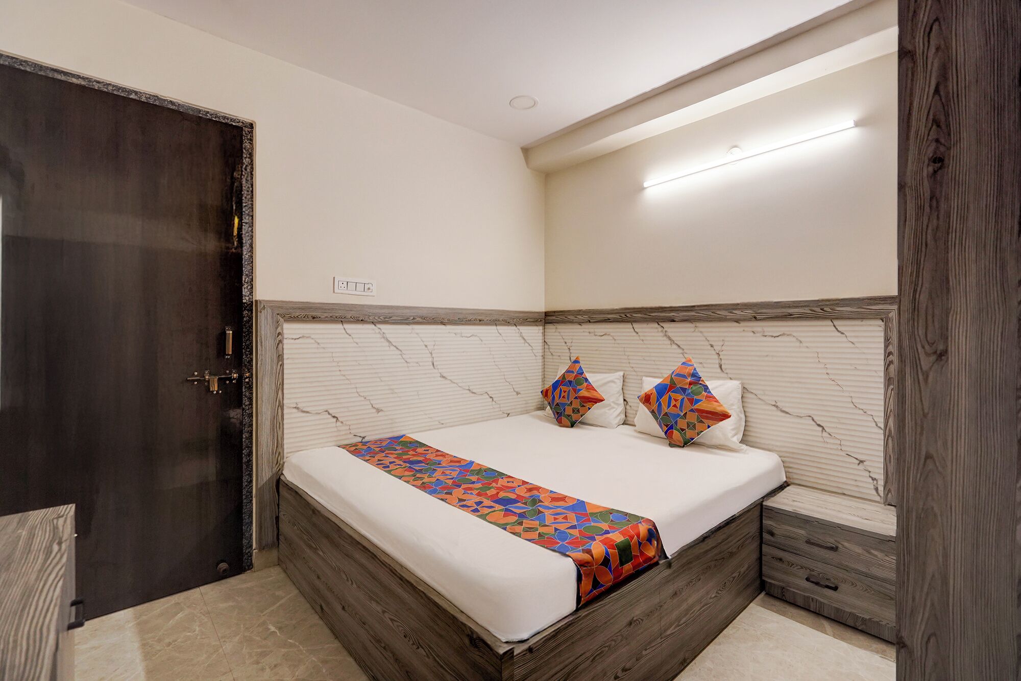 Egyptian cotton sheets, premium bedding, in-room safe, free WiFi