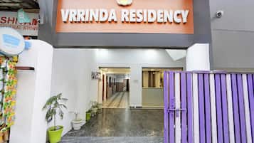 Pintu masuk hartanah