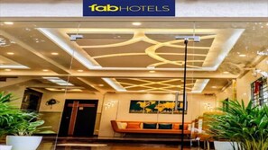 Property entrance - Fabhotel Marella Grand Inn (Bengaluru)