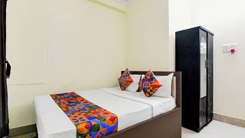 Egyptian cotton sheets, premium bedding, in-room safe, free WiFi