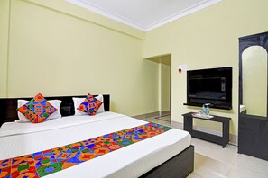 Egyptian cotton sheets, premium bedding, in-room safe, free WiFi - Fabhotel Maa Tara I (Barasat)