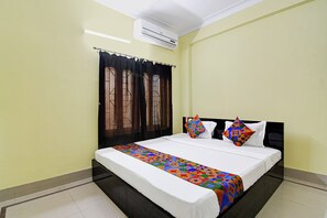 Egyptian cotton sheets, premium bedding, in-room safe, free WiFi