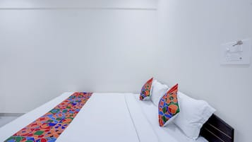 Egyptian cotton sheets, premium bedding, in-room safe, free WiFi