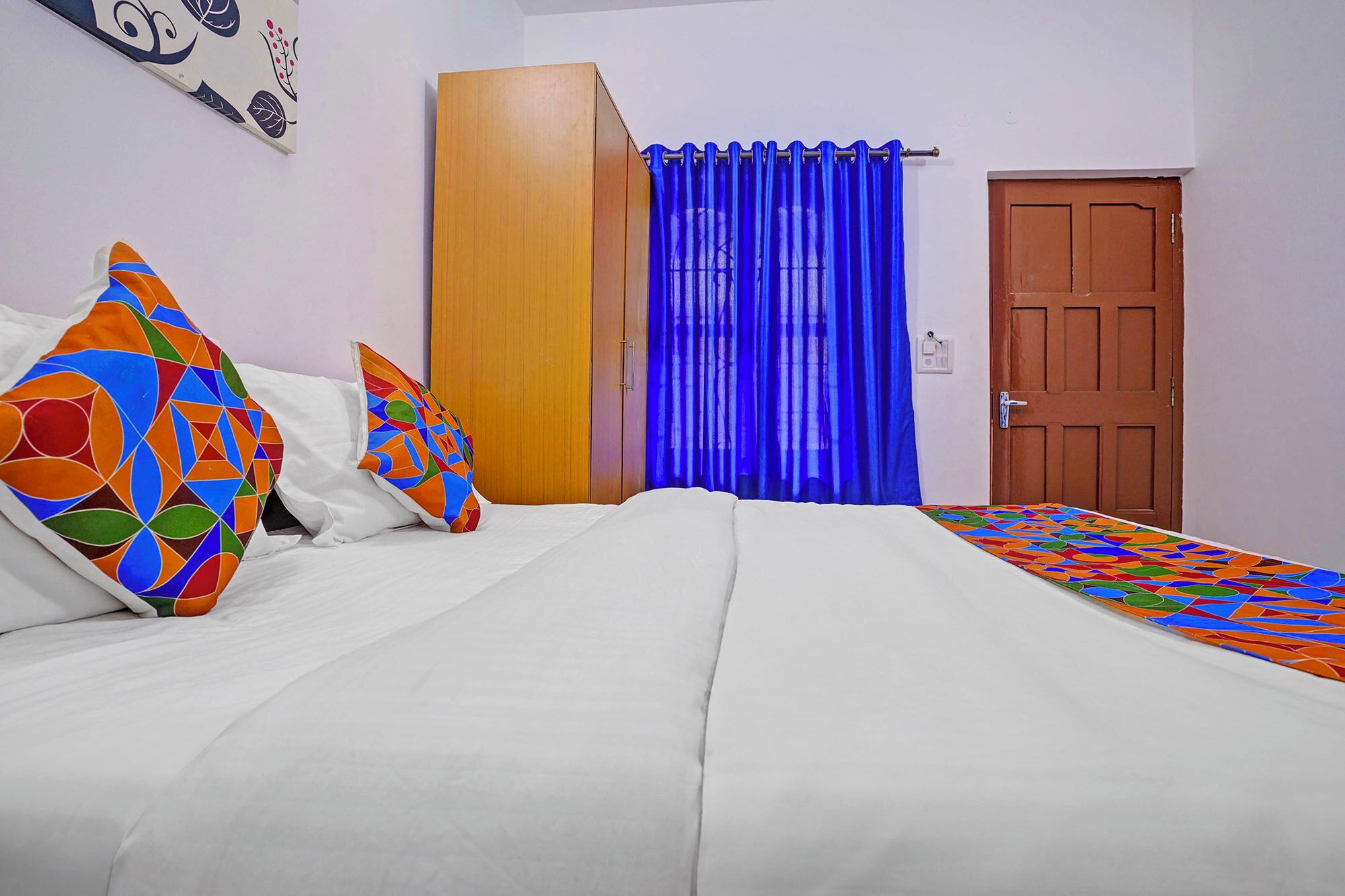 Egyptian cotton sheets, premium bedding, free WiFi, bed sheets