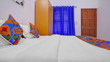 Egyptian cotton sheets, premium bedding, free WiFi, bed sheets