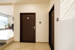 Lobby - Fabhotel Paradise Inn (Indore)