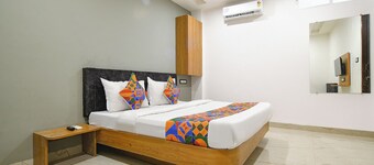 Fabhotel Paradise Inn