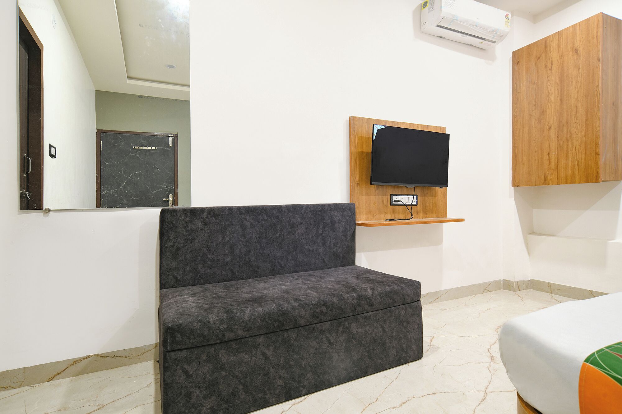 Egyptian cotton sheets, premium bedding, in-room safe, free WiFi