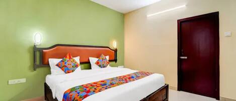 Egyptian cotton sheets, premium bedding, free WiFi, bed sheets