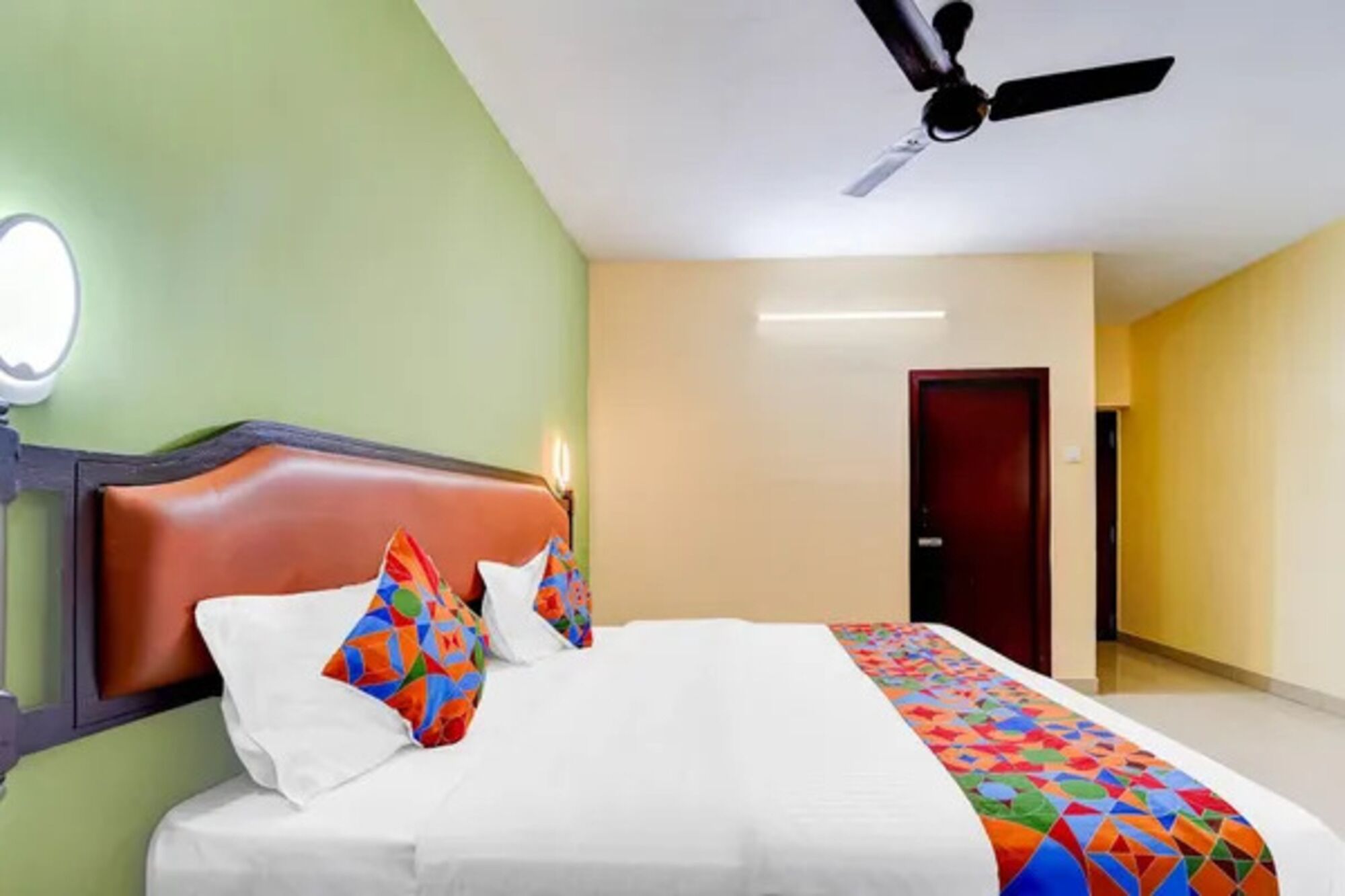 Egyptian cotton sheets, premium bedding, free WiFi, bed sheets