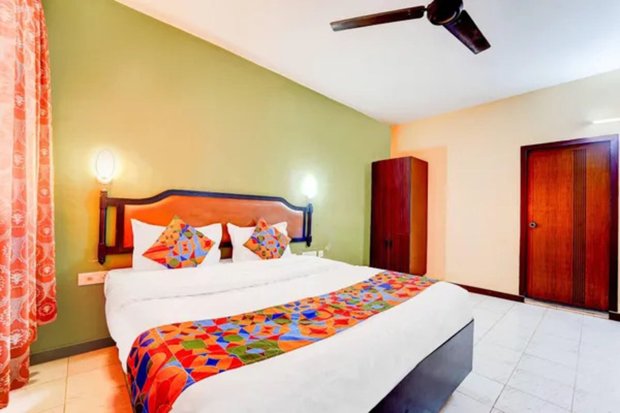 华丽客房 | 埃及棉床单、高档床上用品、免费 WiFi、床单