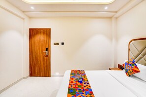 Egyptian cotton sheets, premium bedding, in-room safe, free WiFi - Fabhotel Mood Inn (Vasai)