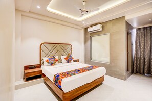 Egyptian cotton sheets, premium bedding, in-room safe, free WiFi - Fabhotel Mood Inn (Vasai)