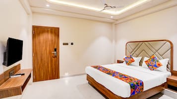 Egyptian cotton sheets, premium bedding, in-room safe, free WiFi