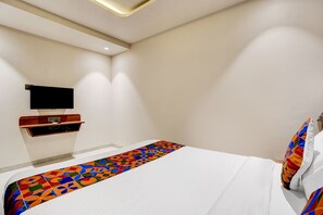 Egyptian cotton sheets, premium bedding, in-room safe, free WiFi - Fabhotel Mood Inn (Vasai)