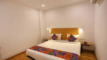 Egyptian cotton sheets, premium bedding, in-room safe, free WiFi