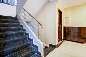 Lobby - Fabhotel Chetan Executive (Pune)