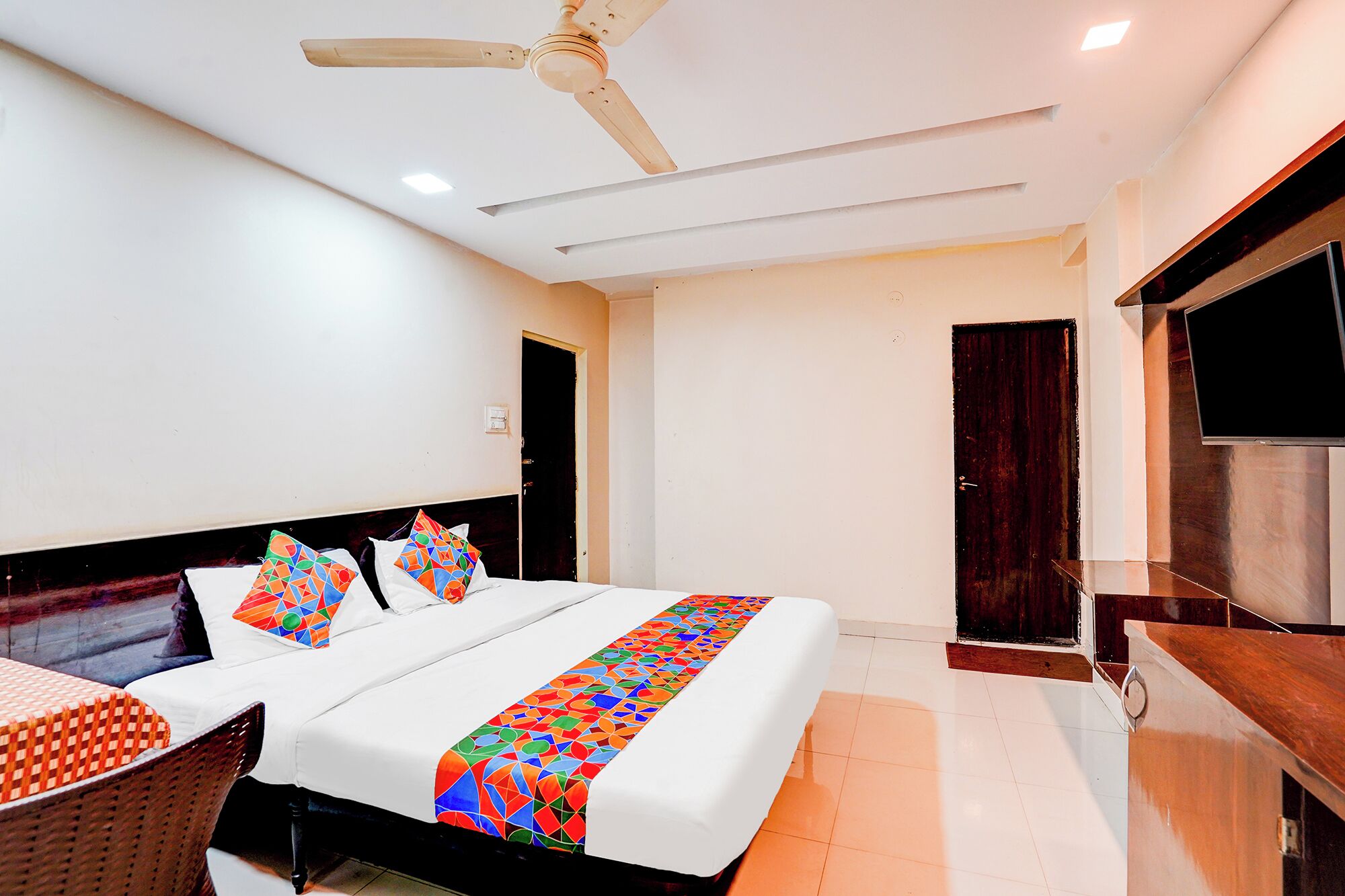 Egyptian cotton sheets, premium bedding, in-room safe, free WiFi