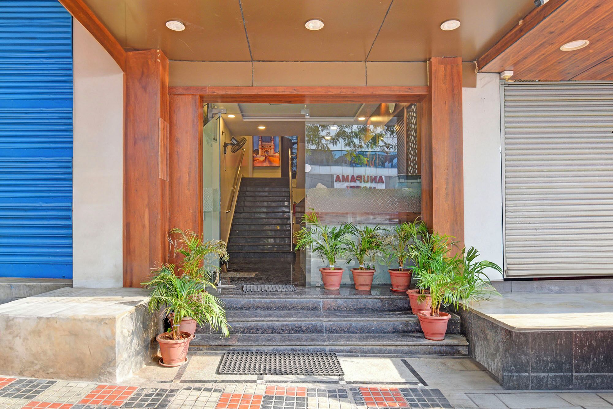 Entrada al alojamiento