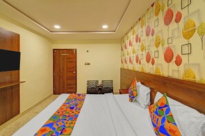 Deluxe Room | Egyptian cotton sheets, premium bedding, in-room safe, free WiFi - Fabhotel Asian Park (Hyderabad)