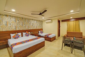 Egyptian cotton sheets, premium bedding, in-room safe, free WiFi - Fabhotel Asian Park (Hyderabad)