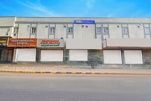 Exterior - Fabhotel Asian Park (Hyderabad)