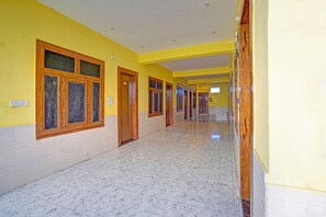 Lobby - Fabhotel Mandakini Destination (Unnao)