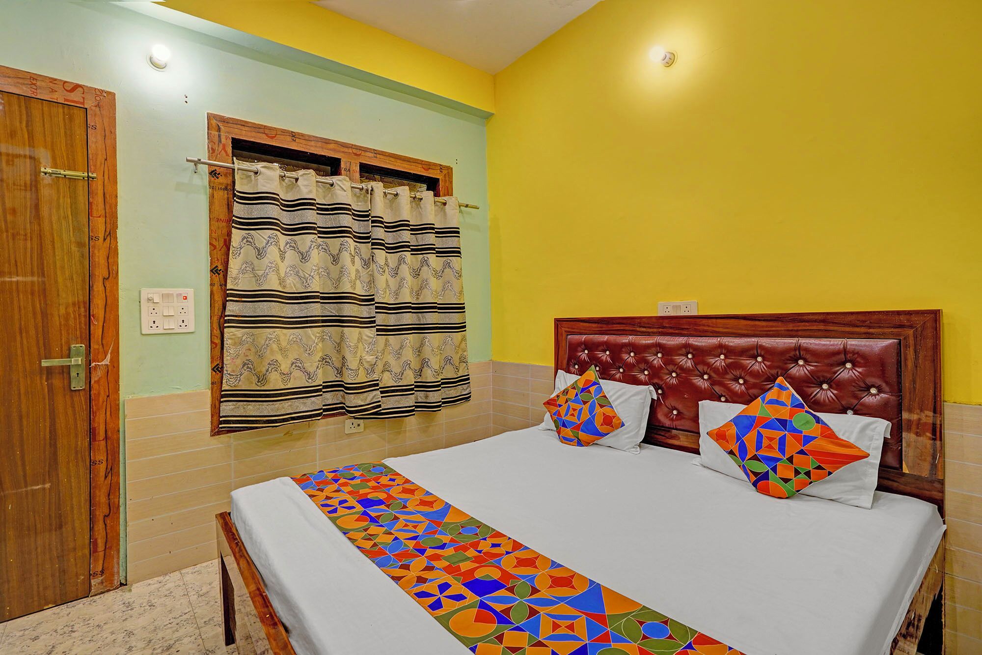 Egyptian cotton sheets, premium bedding, in-room safe, free WiFi