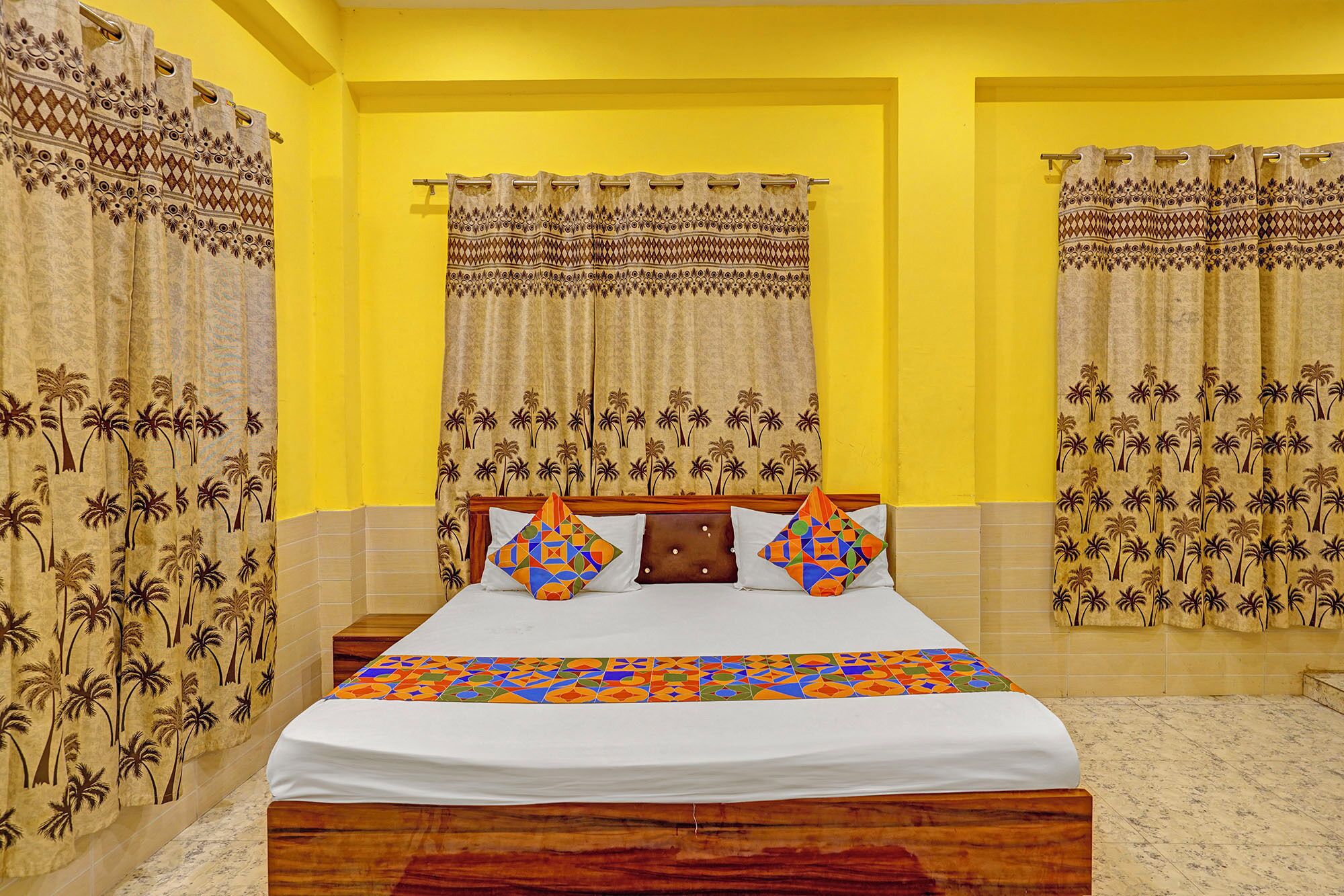 华丽客房 | 埃及棉床单、高档床上用品、客房内保险箱、免费 WiFi