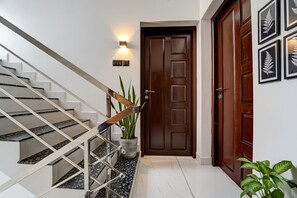 Lobby - Fabhotel Elroi Suites (Ernakulam)