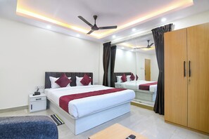 Egyptian cotton sheets, premium bedding, in-room safe, free WiFi - Fabhotel Royal Place (Kolkata)