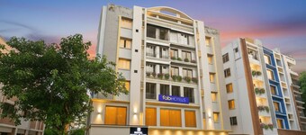Fabhotel Royal Place
