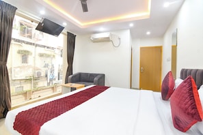 Egyptian cotton sheets, premium bedding, in-room safe, free WiFi - Fabhotel Royal Place (Kolkata)