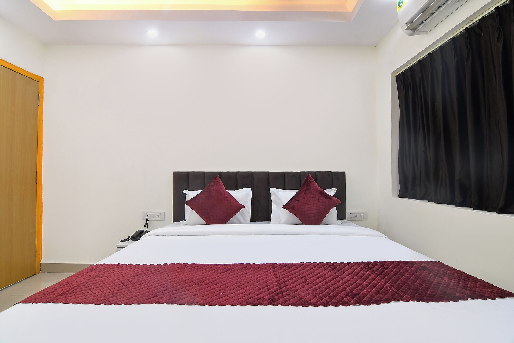 Rom – deluxe | Sengetøy i egyptisk bomull, sengetøy av topp kvalitet og safe på rommet