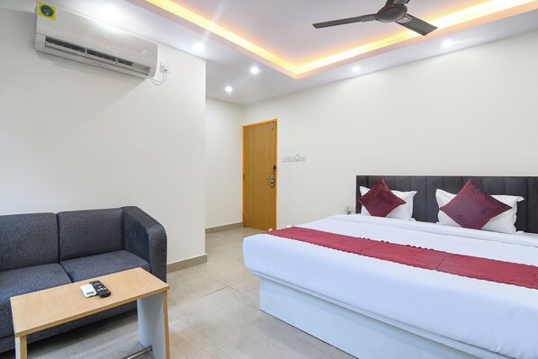 Egyptian cotton sheets, premium bedding, in-room safe, free WiFi - Fabhotel Royal Place (Kolkata)