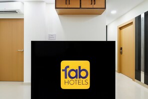 Reception - Fabhotel Royal Place (Kolkata)