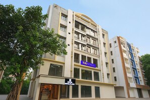 Exterior - Fabhotel Royal Place (Kolkata)