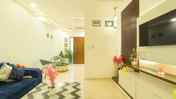 Egyptian cotton sheets, premium bedding, in-room safe, free WiFi