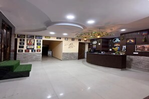 Reception - Fabhotel Sager Inn (Gurugram)