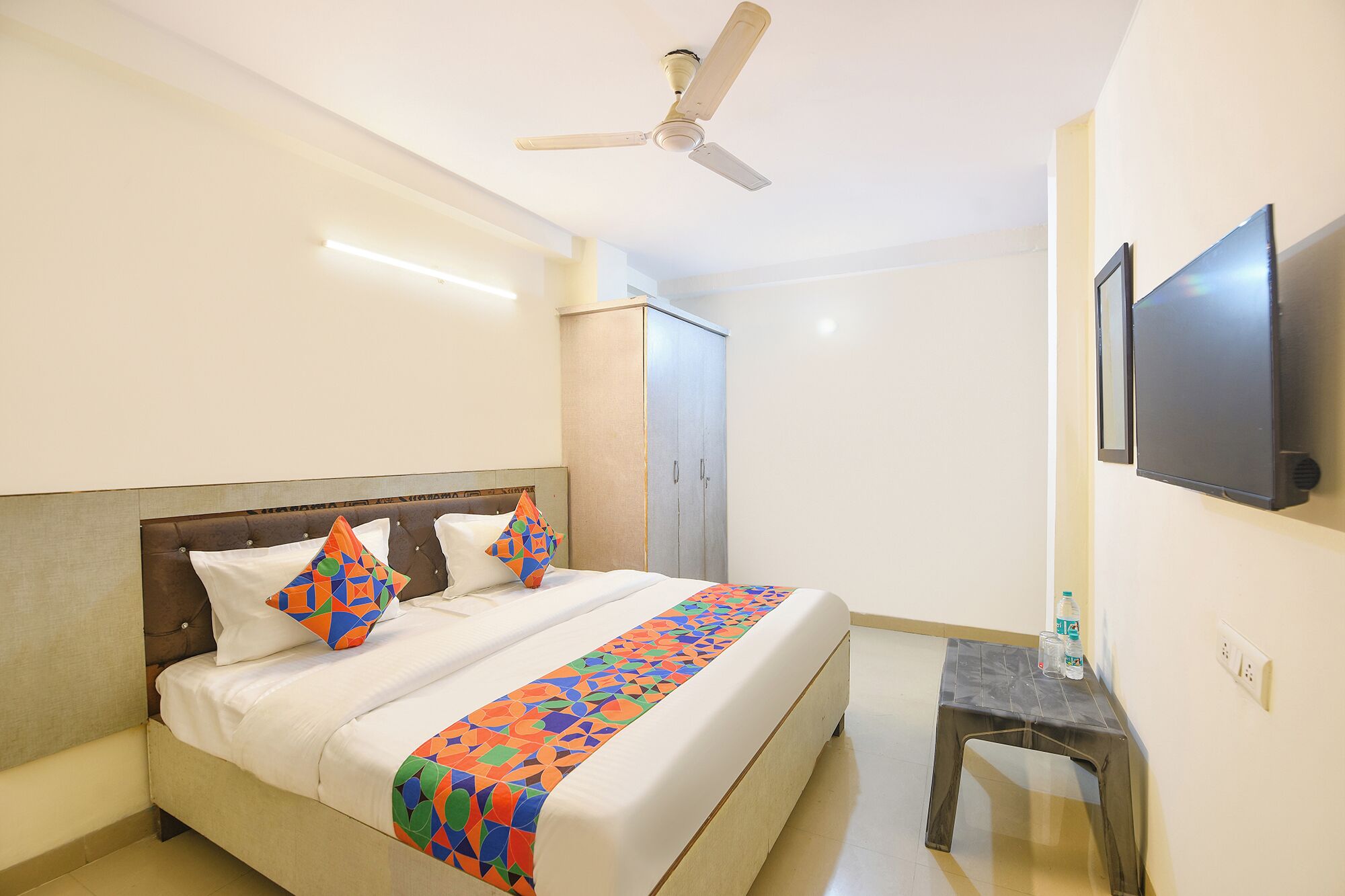 Egyptian cotton sheets, premium bedding, in-room safe, free WiFi