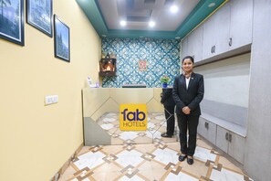 Reception - Fabhotel Prime Stay (New Delhi)
