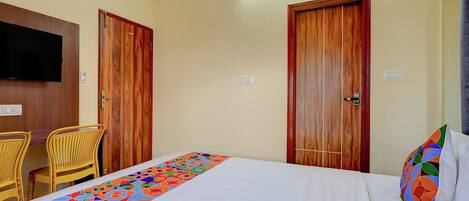 Egyptian cotton sheets, premium bedding, in-room safe, free WiFi