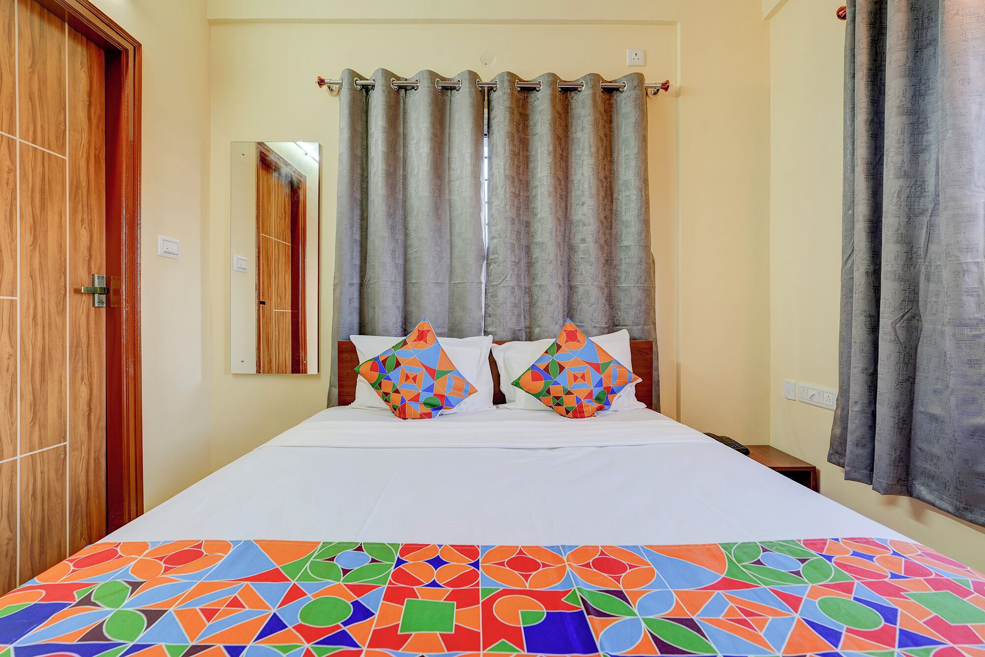 Egyptian cotton sheets, premium bedding, in-room safe, free WiFi